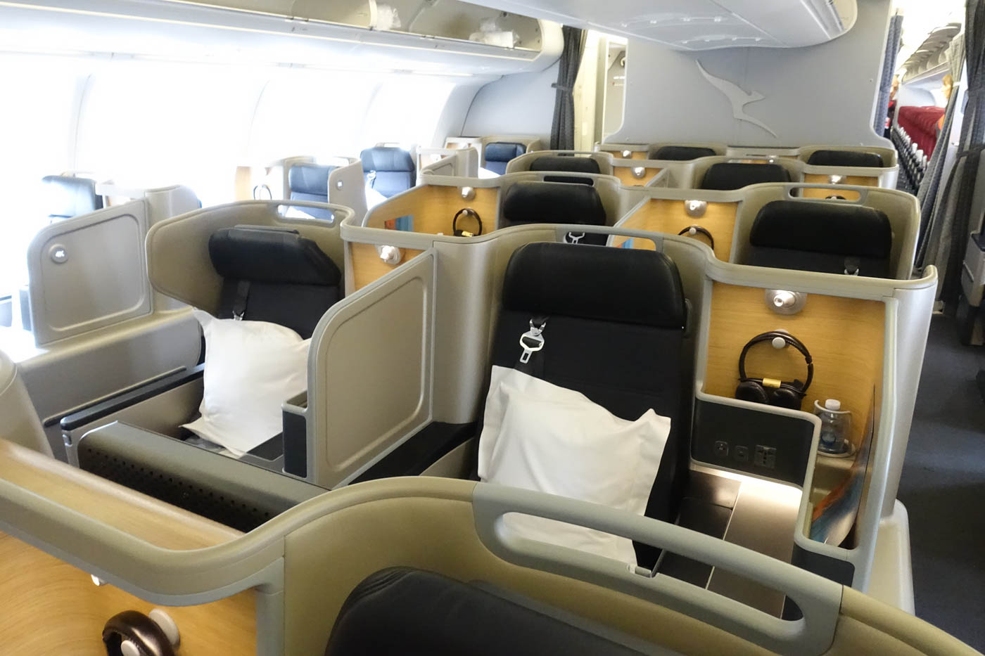 qantas airlines first class suites