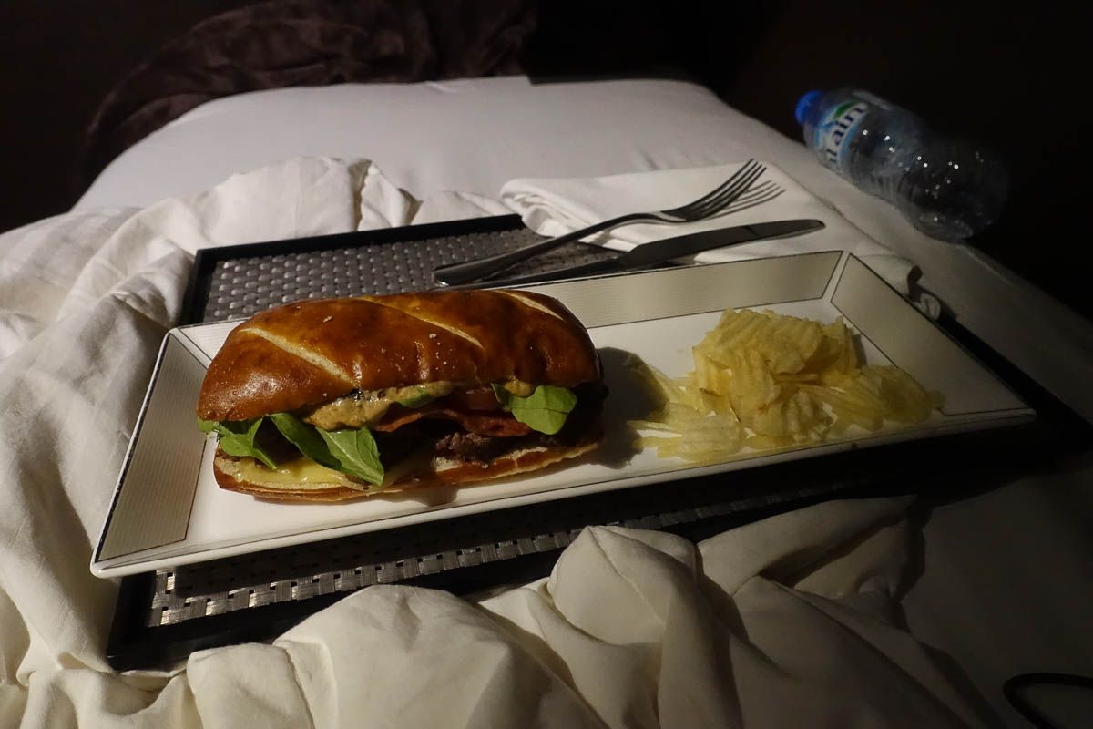 Review: Etihad EY454 A380 Apartments Abu Dhabi to Sydney