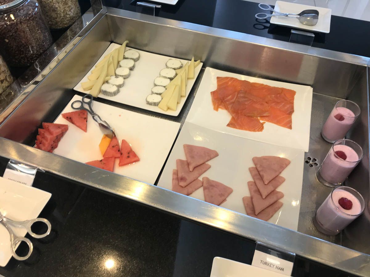 Review: Etihad First/Business Lounge Paris Airport