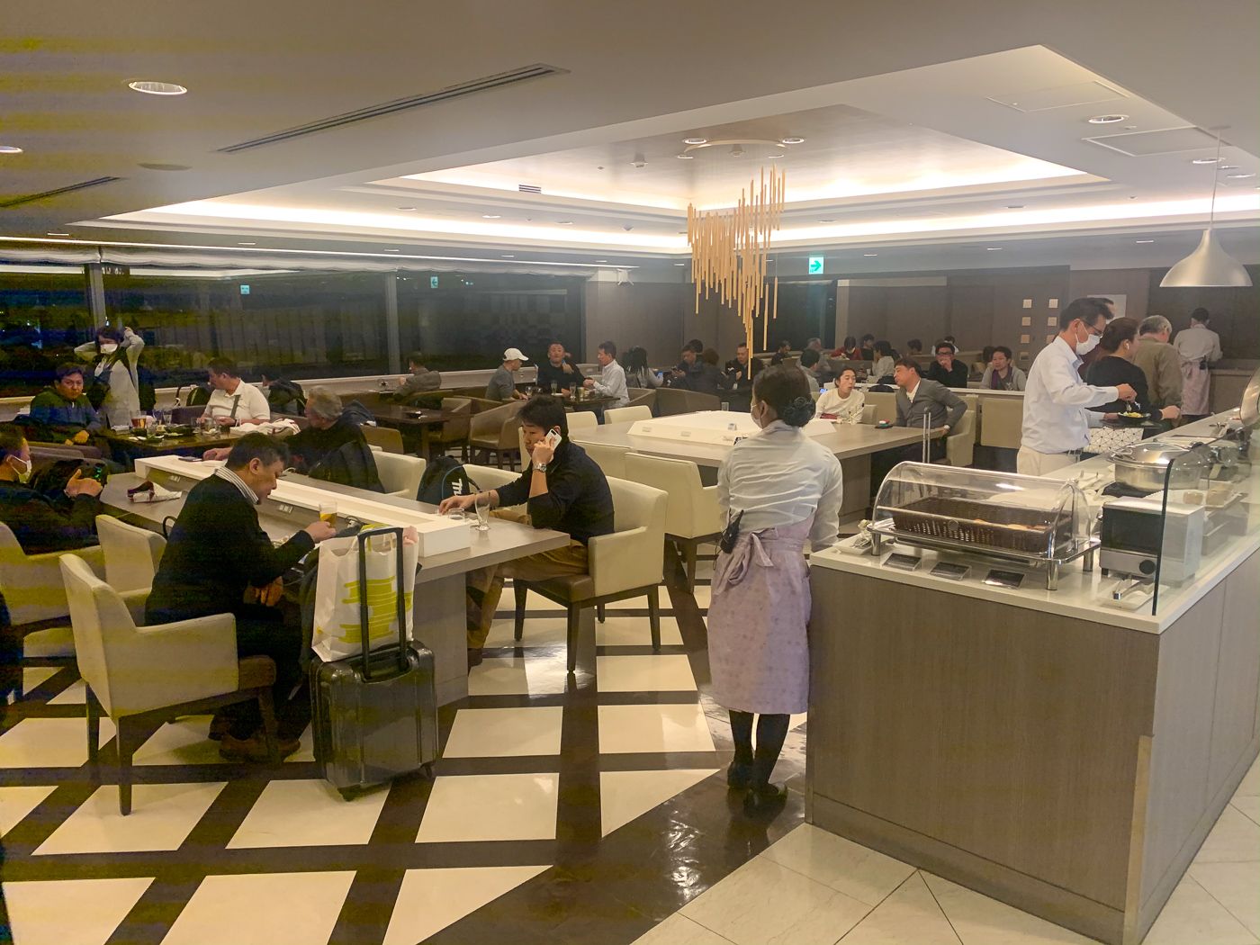 Review: Osaka Kansai JAL Sakura Lounge