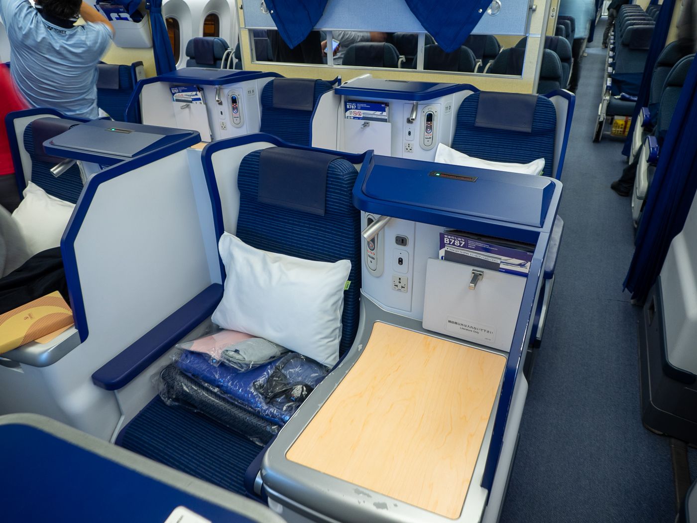 boeing 787 ana interior