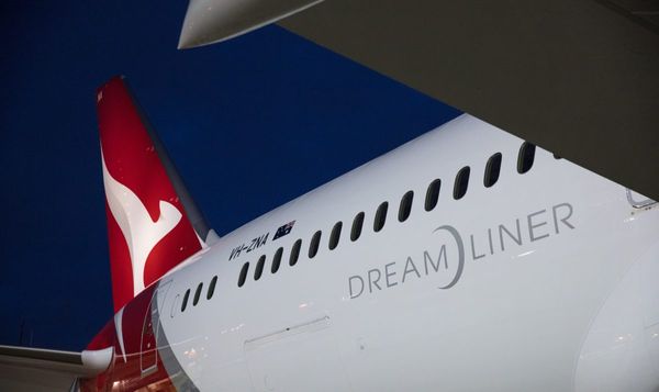 Qantas Unveils it's Brand New Boeing 787