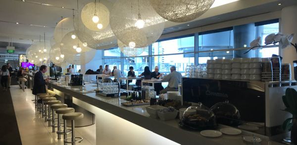 Review: Qantas International Business Lounge Sydney